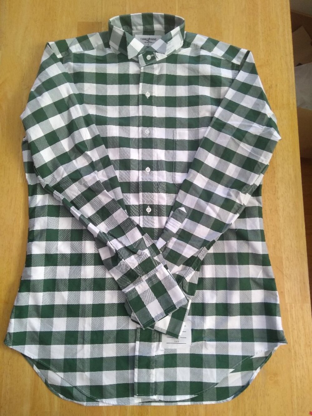 New Thom Browne Green and White Oxford Wing Collar Small